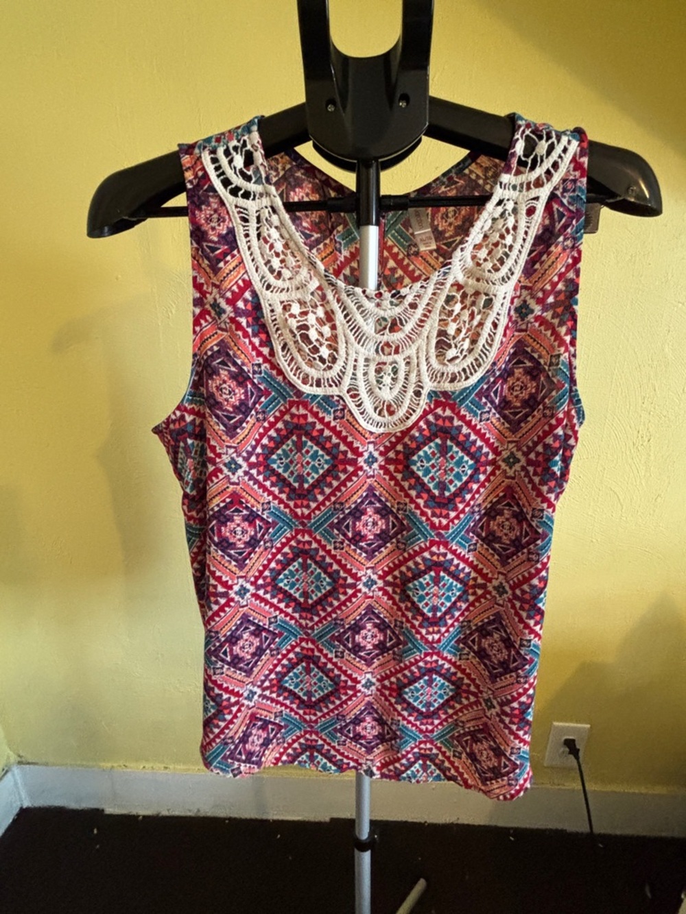 Xhilaration Multicolor Geometric Crochet-Neck Tank Top